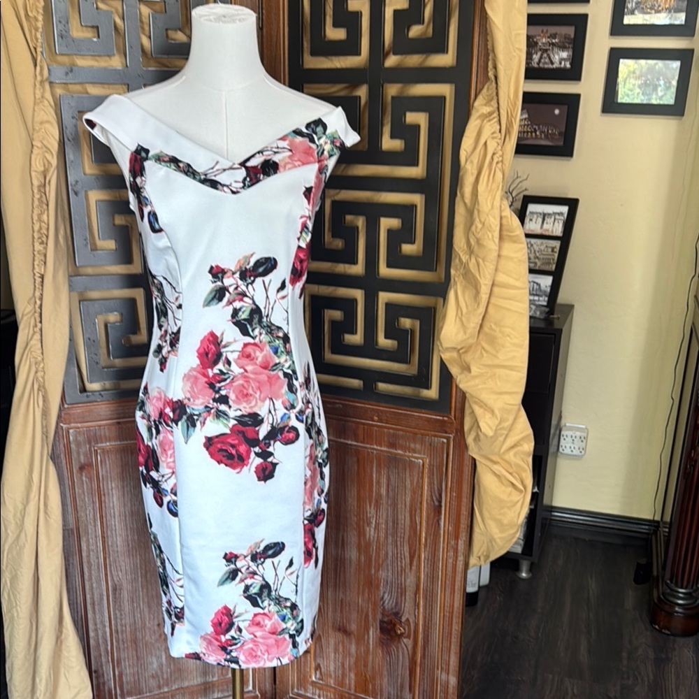 VENUS Pink and Red Sheath Dress with Sweetheart Neckline and off the shoulder